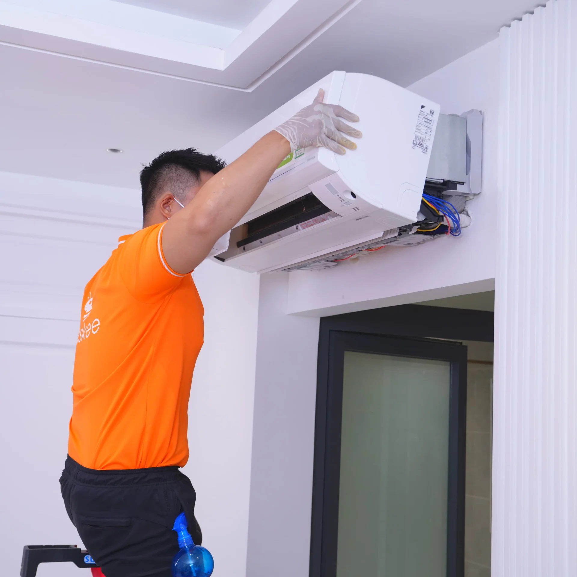 Quy trình tháo, lắp máy lạnh của bTaskee